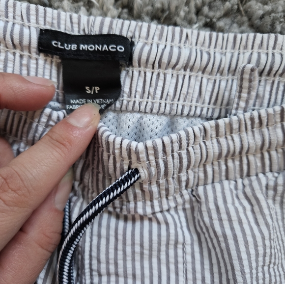 Club Monaco meshed lined shorts - Picture 3 of 6